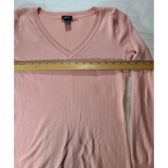 Rue21 Pink V-Neck Sweater Size Large Long Sleeve Soft Lightweight Knit Top - Picture 6 of 6